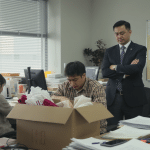 découvrez comment le secteur tertiaire traverse un tournant majeur avec un ralentissement des recrutements et une hausse des licenciements, impactant l'emploi et l'économie.