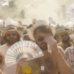 découvrez comment les canicules et vagues de chaleur affectent les festivals estivaux, un impact souvent sous-estimé sur l'organisation et l'expérience des événements en plein air.