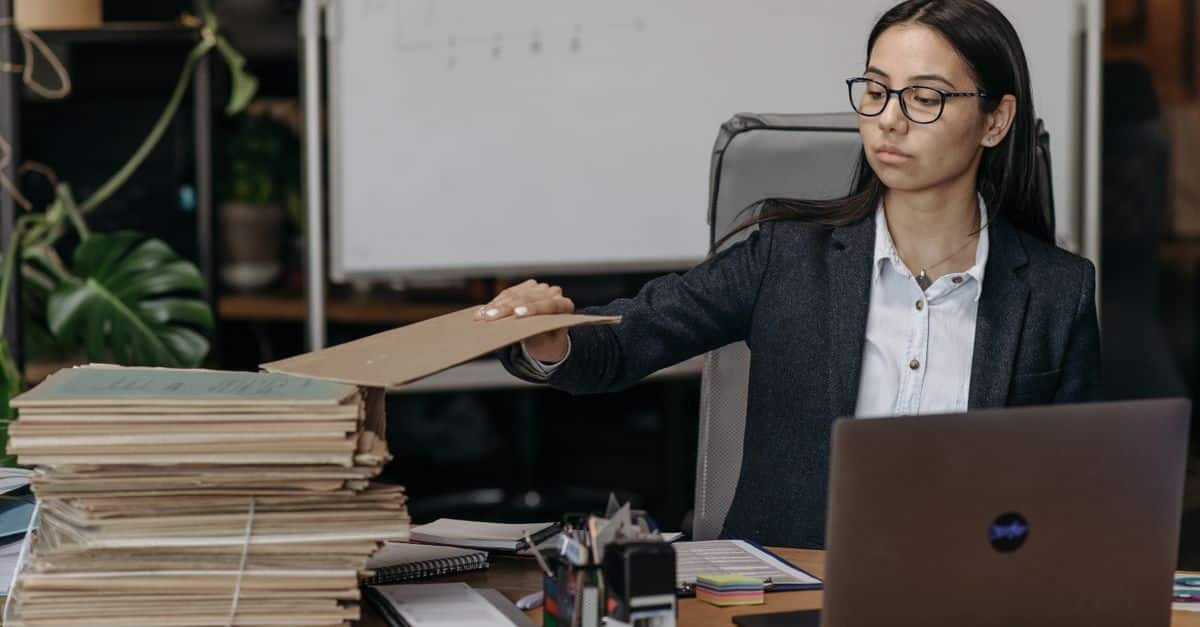 gérez efficacement les demandes et le suivi des congés de vos employés grâce à notre solution de gestion des absences simple et performante.