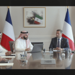 les émirats arabes unis investissent un milliard de dollars dans une initiative française innovante d'intelligence artificielle appliquée au secteur spatial, renforçant la coopération technologique entre les deux nations.