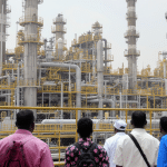 la raffinerie dangote fait son entrée à la bourse du nigeria, portée par la hausse des prix des carburants et l’intérêt croissant des investisseurs.